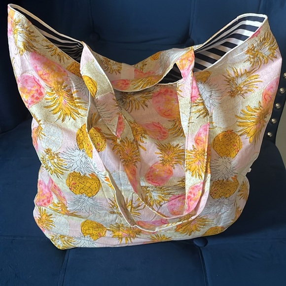 🍍🌸Foldable lined tote - Picture 8 of 9